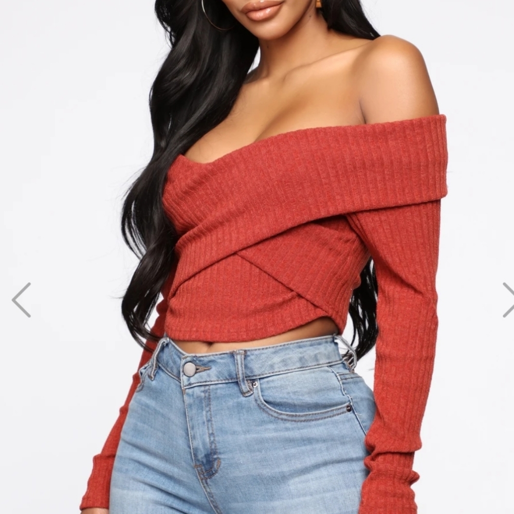 BUNDLE of 2 fashionnova sweaters